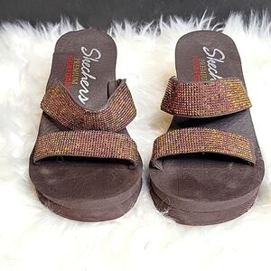 3.‎ SKECHERS Lil Bloom Yoga Cushion Wedge Sandal Size 6